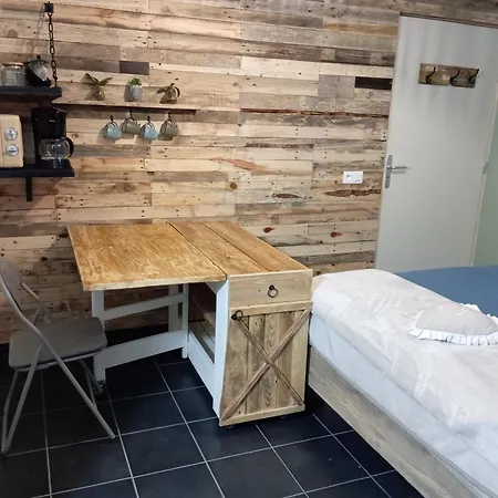La Guitounette Equipee Studio, Parking Securise, Sdb Terrasse Et Entree Privatives Laroque (Herault)